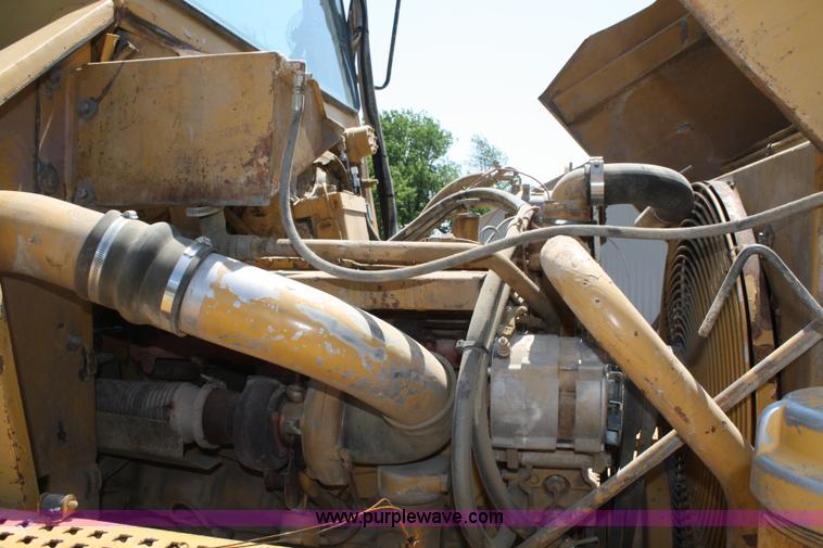 image for item A2093 1994 Caterpillar D250D articulating dump truck