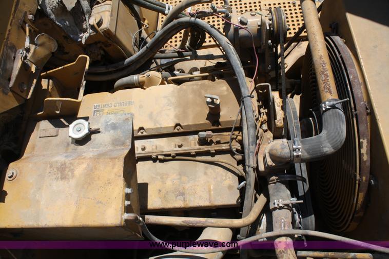 image for item A2093 1994 Caterpillar D250D articulating dump truck