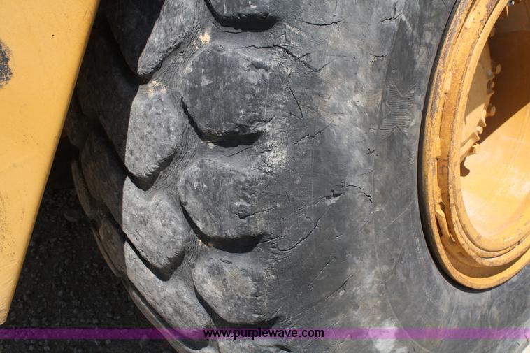 image for item A2093 1994 Caterpillar D250D articulating dump truck