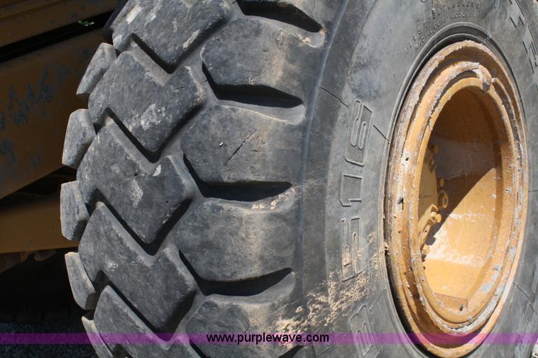 image for item A2093 1994 Caterpillar D250D articulating dump truck