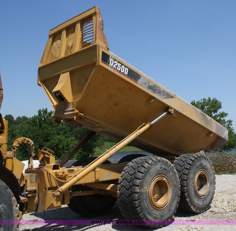 image for item A2093 1994 Caterpillar D250D articulating dump truck