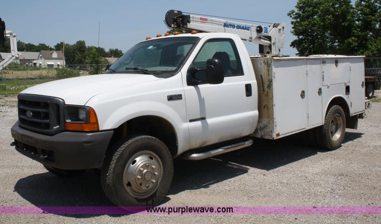 image for item A2095 2000 Ford F550 XL Super Duty utility pickup truck