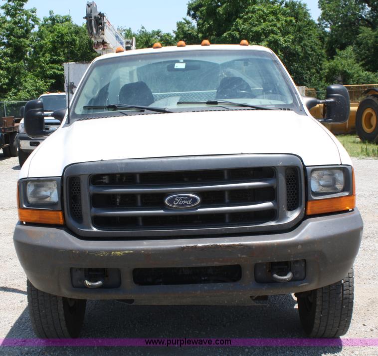 image for item A2095 2000 Ford F550 XL Super Duty utility pickup truck