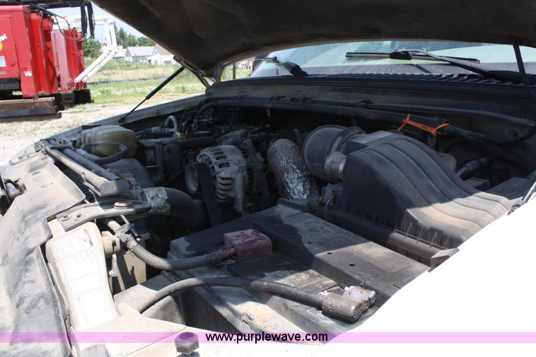 image for item A2095 2000 Ford F550 XL Super Duty utility pickup truck