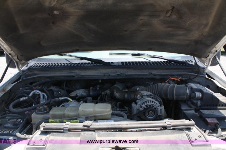 image for item A2095 2000 Ford F550 XL Super Duty utility pickup truck