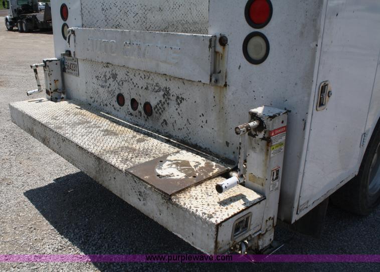 image for item A2095 2000 Ford F550 XL Super Duty utility pickup truck