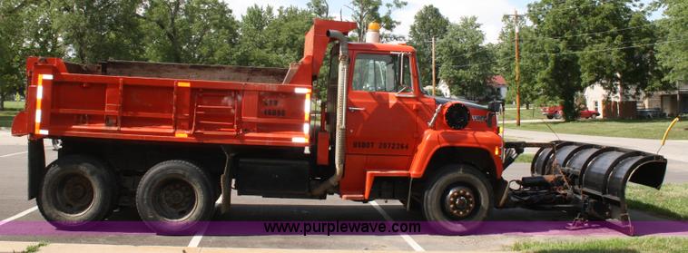 image for item A2134 1989 Ford L8000 dump truck with snow plow