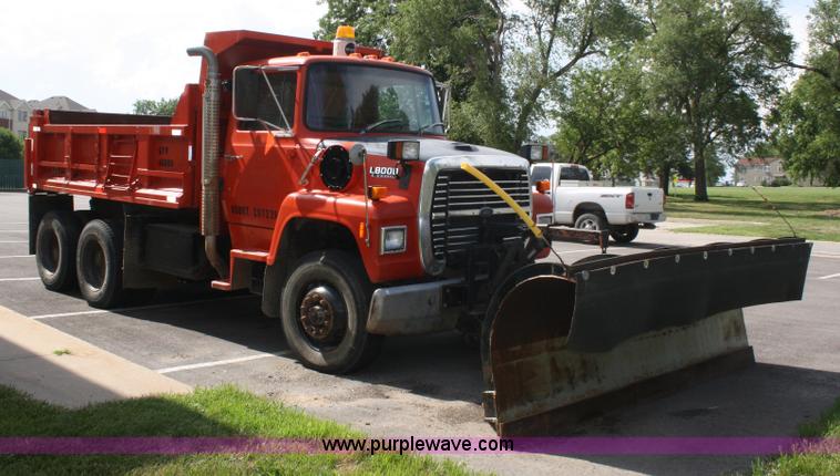 image for item A2134 1989 Ford L8000 dump truck with snow plow