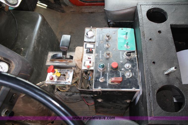 image for item A2134 1989 Ford L8000 dump truck with snow plow