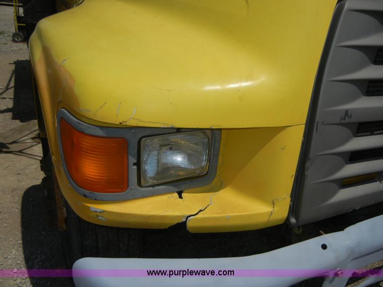 image for item A3011 1995 Ford F800 dump truck