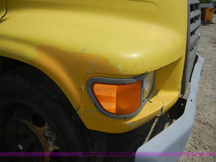 image for item A3011 1995 Ford F800 dump truck