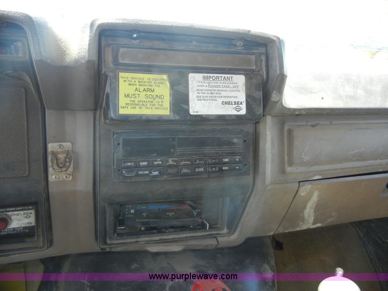 image for item A3011 1995 Ford F800 dump truck