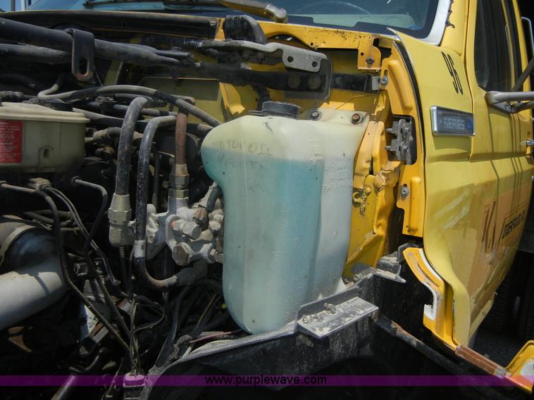 image for item A3011 1995 Ford F800 dump truck