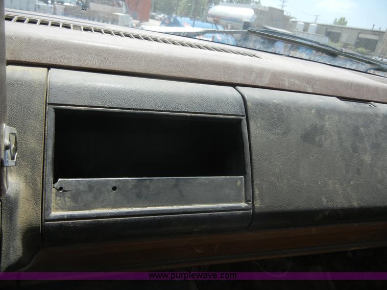 image for item A3015 1991 GMC Topkick 7000 water truck