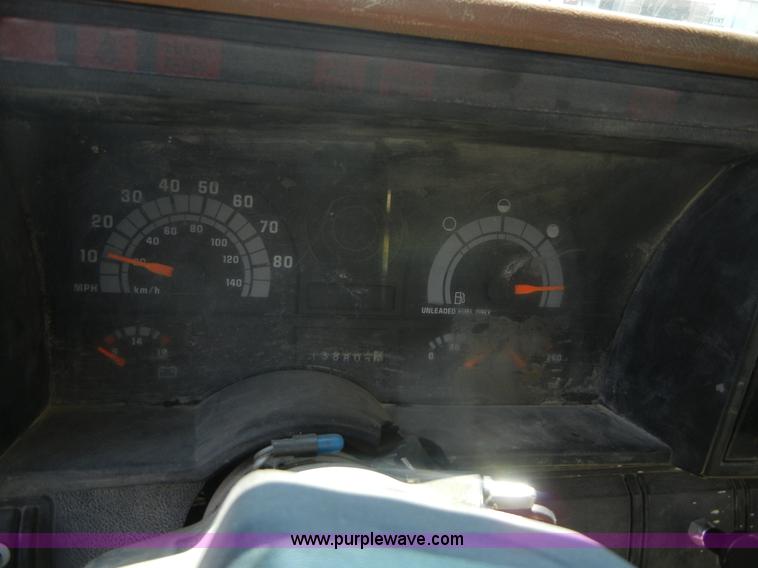 image for item A3015 1991 GMC Topkick 7000 water truck