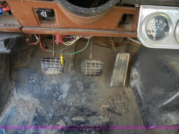 image for item A3015 1991 GMC Topkick 7000 water truck