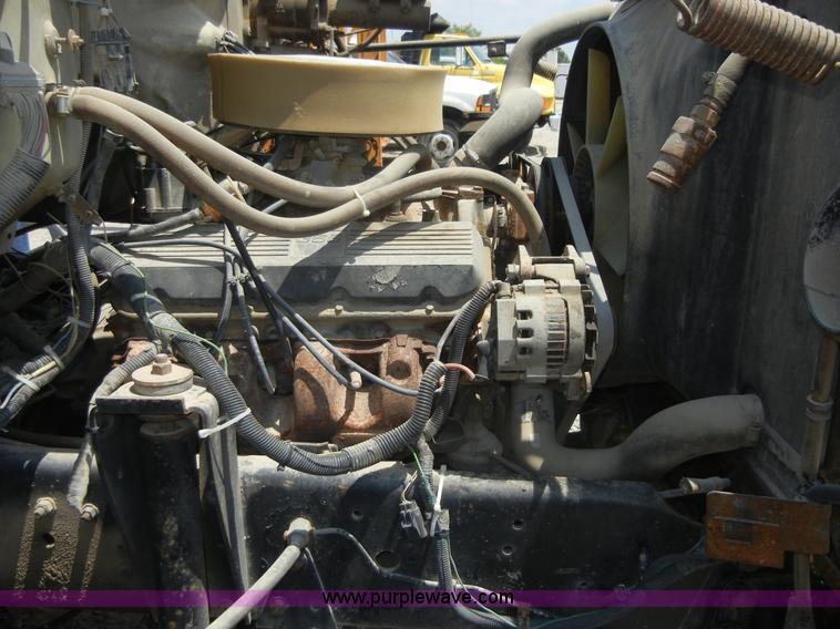 image for item A3015 1991 GMC Topkick 7000 water truck