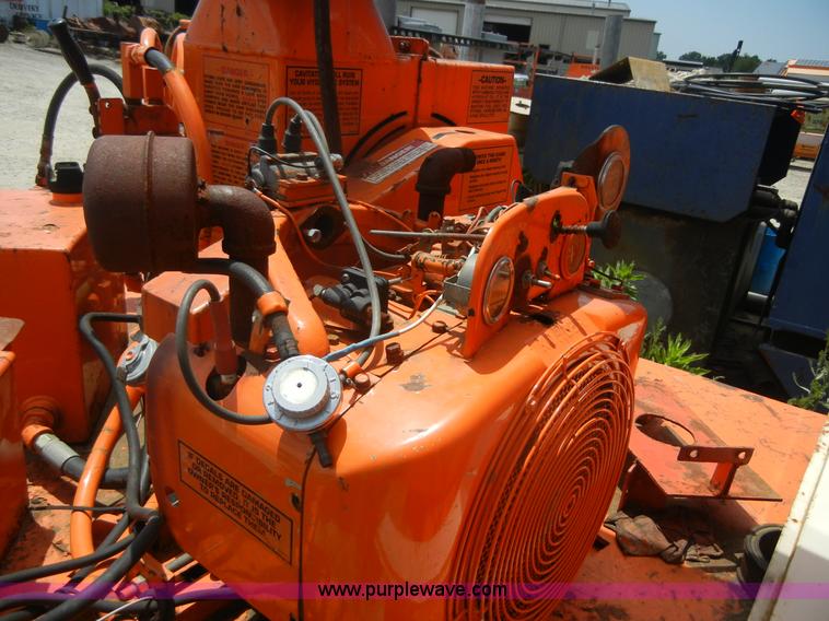 image for item A3016 1993 Mighty Bandit chipper/shredder