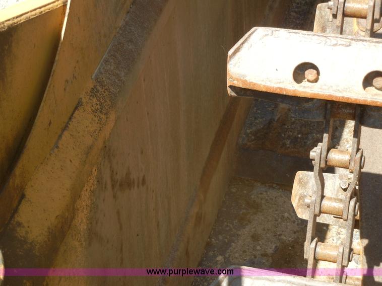 image for item A3041 1977 Caterpillar 613B paddle scraper