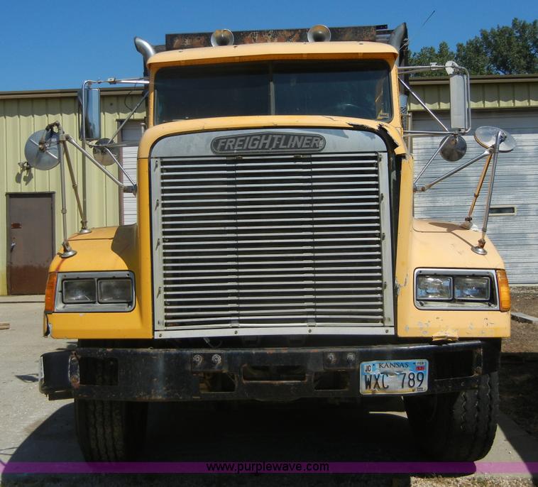 image for item A3042 1989 Freightliner FLD120 dump truck