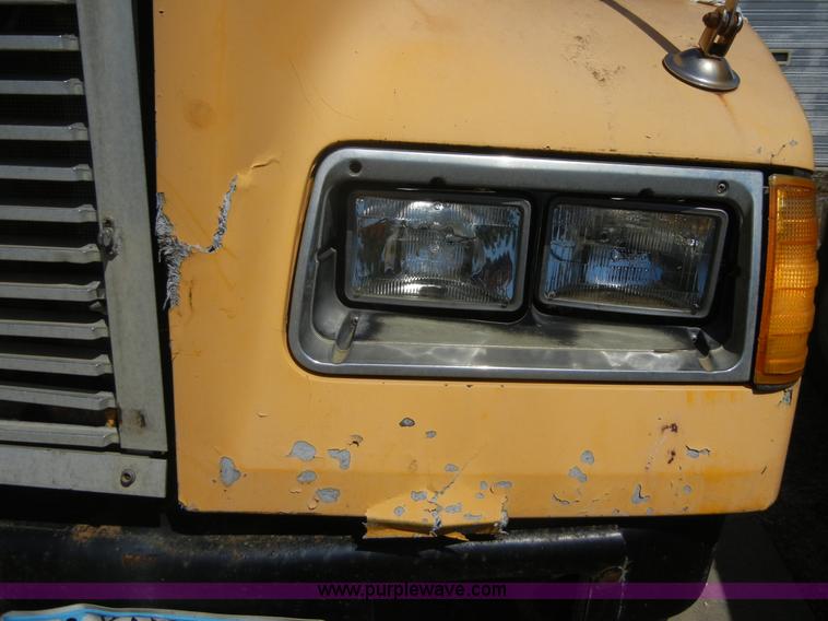 image for item A3042 1989 Freightliner FLD120 dump truck