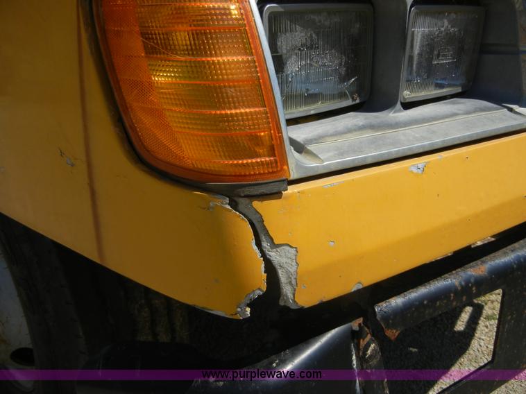 image for item A3042 1989 Freightliner FLD120 dump truck