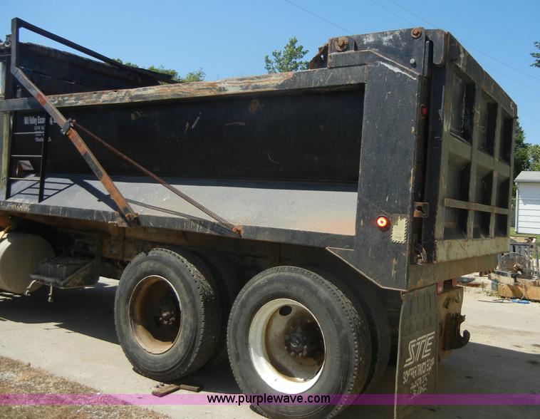 image for item A3042 1989 Freightliner FLD120 dump truck