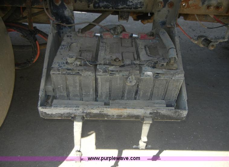 image for item A3042 1989 Freightliner FLD120 dump truck