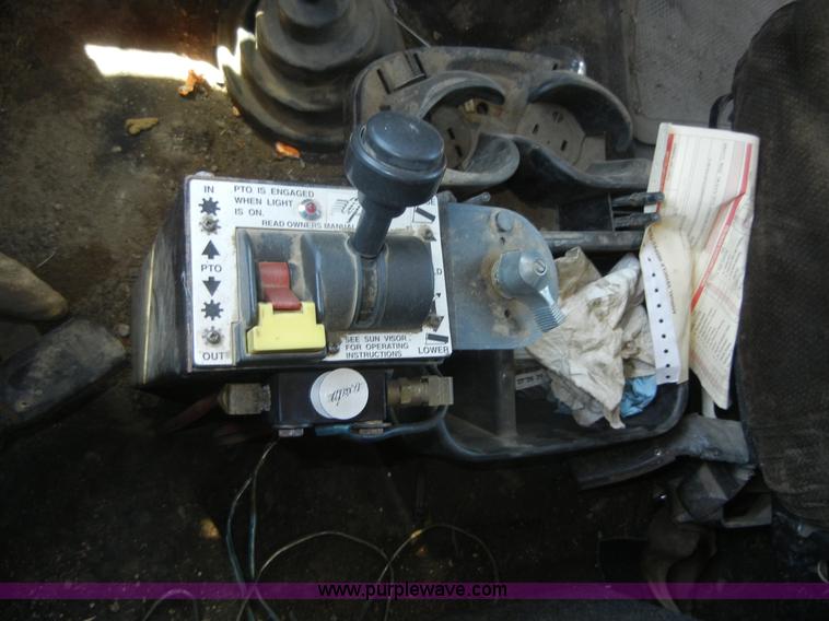 image for item A3042 1989 Freightliner FLD120 dump truck