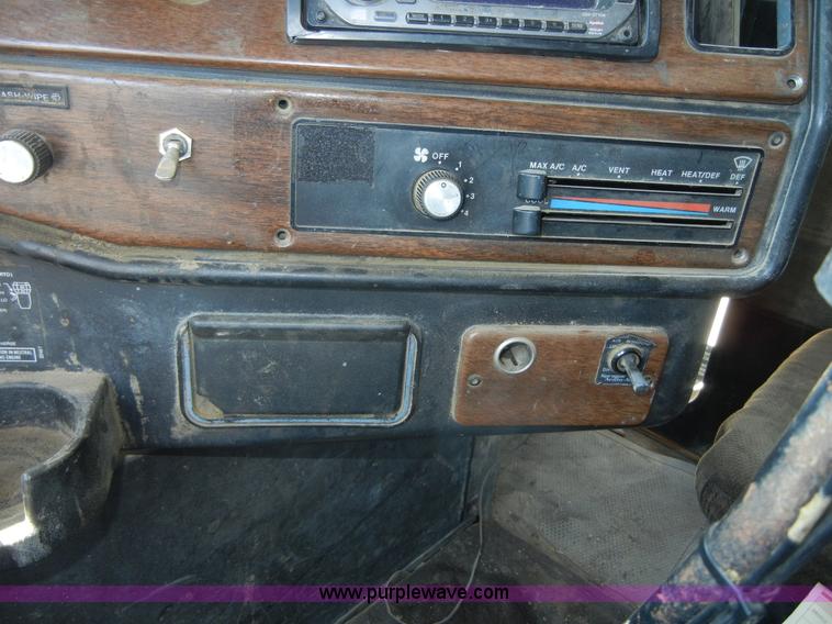 image for item A3042 1989 Freightliner FLD120 dump truck