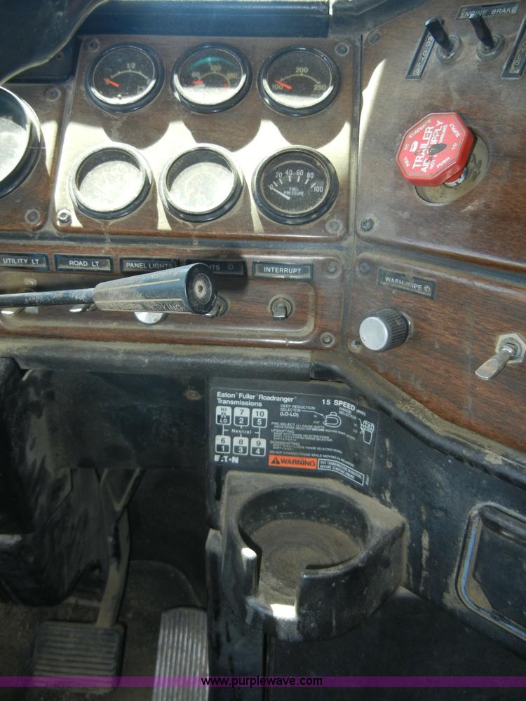 image for item A3042 1989 Freightliner FLD120 dump truck