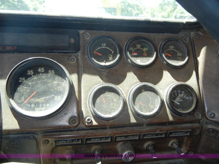 image for item A3042 1989 Freightliner FLD120 dump truck