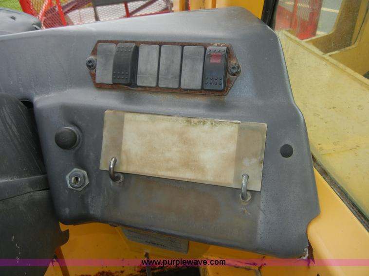 image for item A3068 Gehl DL8H 44 Dynalift telehandler