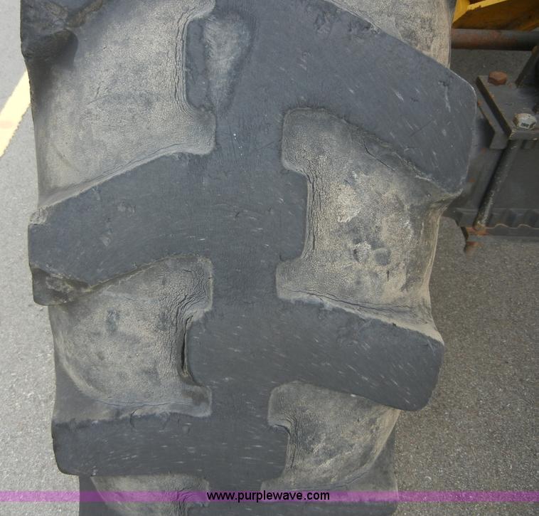 image for item A3068 Gehl DL8H 44 Dynalift telehandler