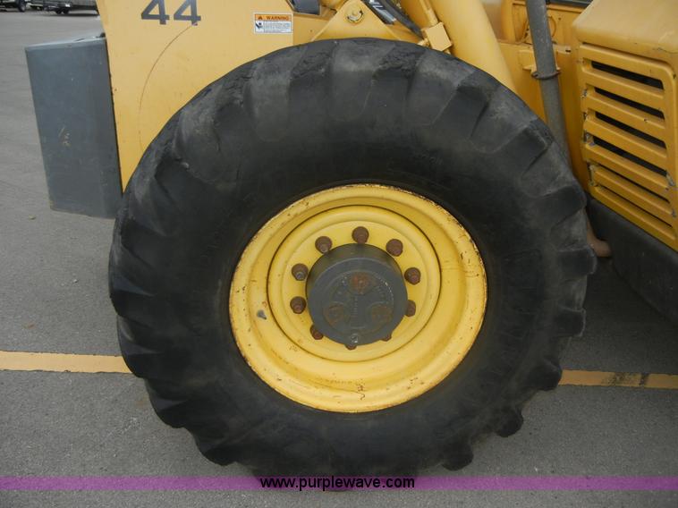 image for item A3068 Gehl DL8H 44 Dynalift telehandler