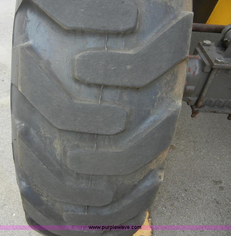 image for item A3068 Gehl DL8H 44 Dynalift telehandler