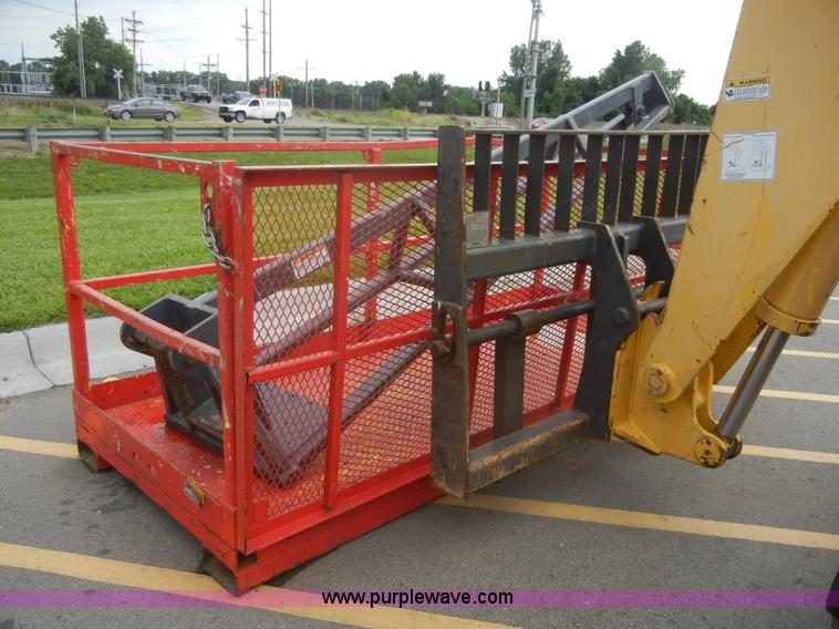 image for item A3068 Gehl DL8H 44 Dynalift telehandler