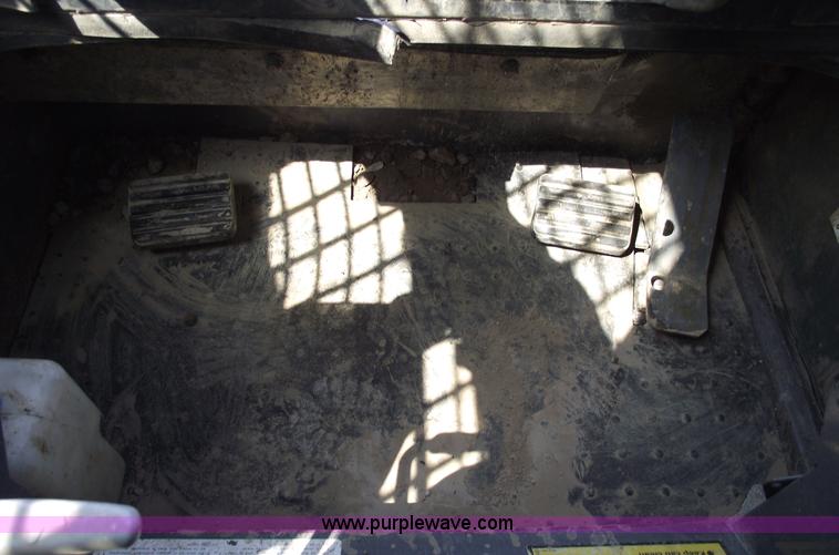 image for item A4159 2005 Takeuchi TL150 skid steer