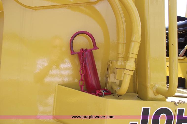 image for item A4186 1989 John Deere 755B track loader