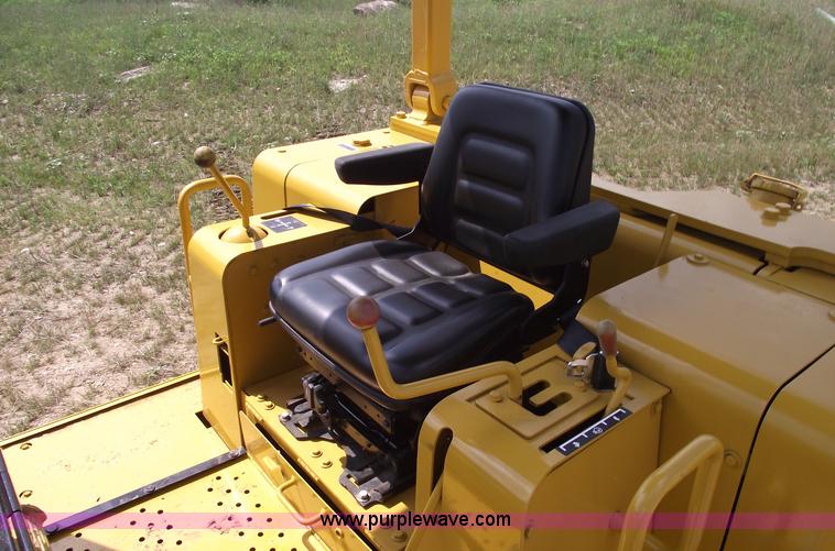 image for item A4186 1989 John Deere 755B track loader