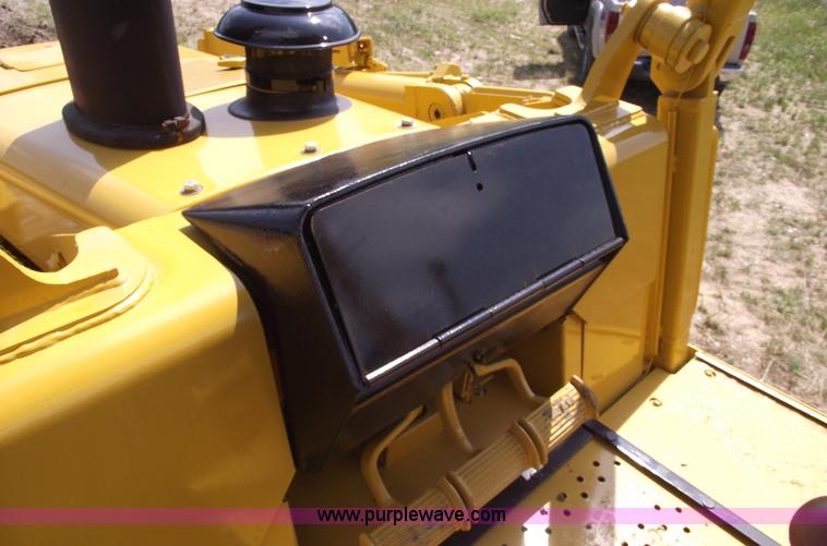 image for item A4186 1989 John Deere 755B track loader