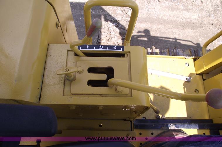 image for item A4186 1989 John Deere 755B track loader
