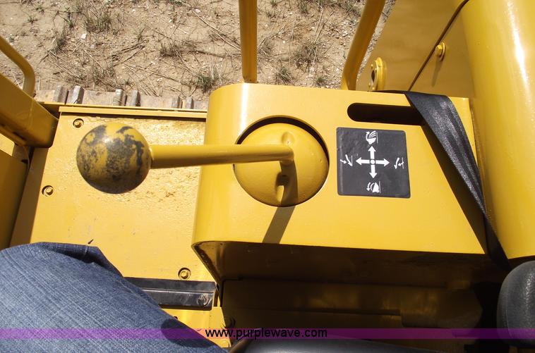 image for item A4186 1989 John Deere 755B track loader