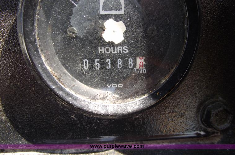 image for item A4186 1989 John Deere 755B track loader