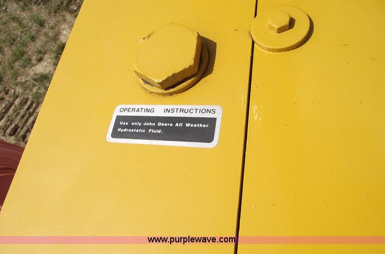 image for item A4186 1989 John Deere 755B track loader