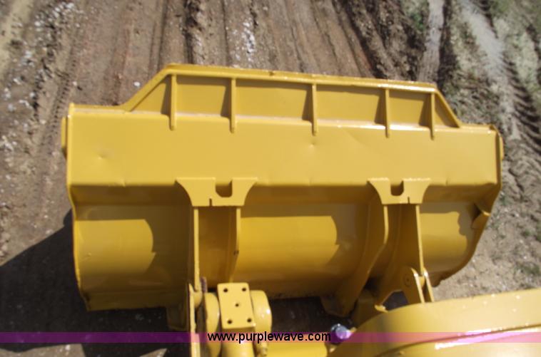 image for item A4186 1989 John Deere 755B track loader