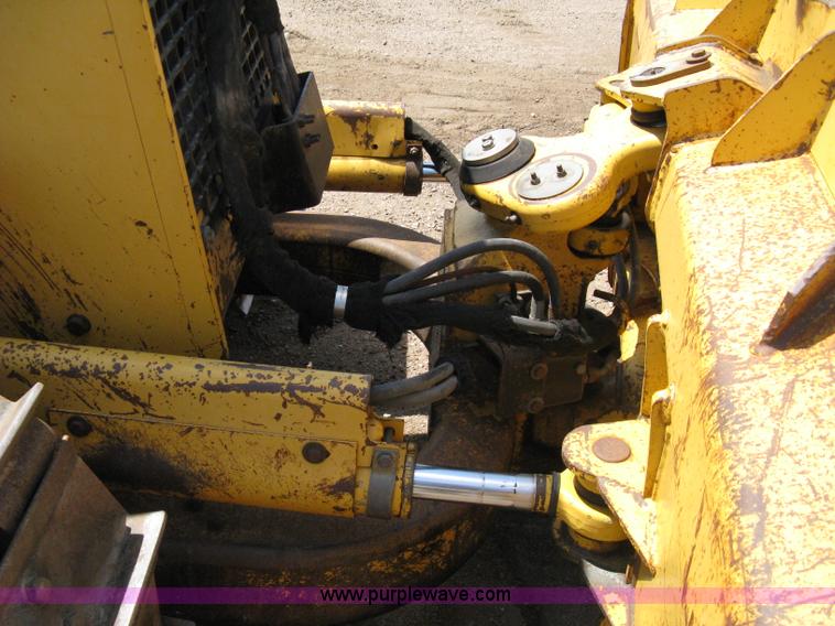 image for item A4260 1998 John Deere 650G series IV dozer