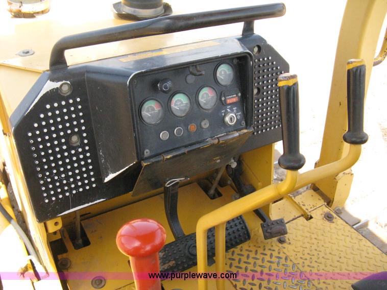 image for item A4260 1998 John Deere 650G series IV dozer