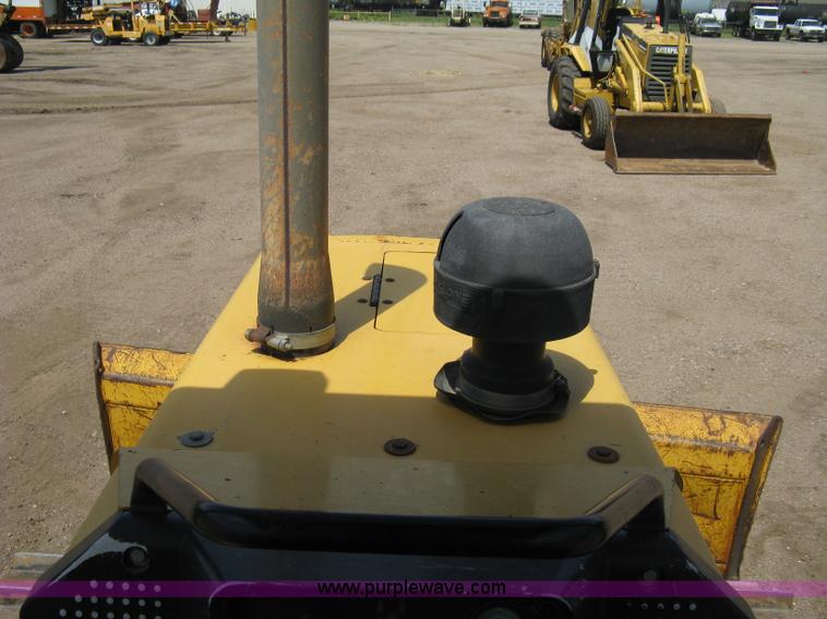 image for item A4260 1998 John Deere 650G series IV dozer