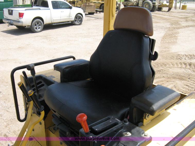 image for item A4260 1998 John Deere 650G series IV dozer